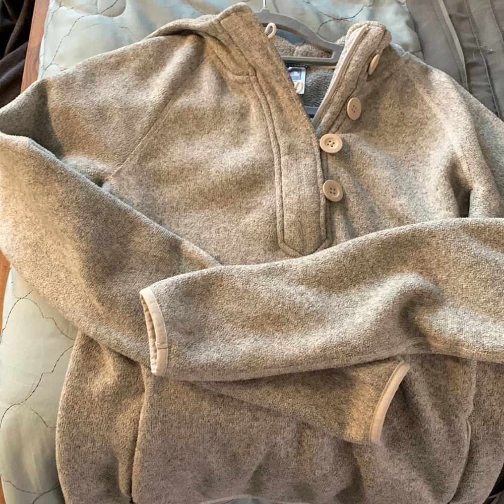 North face pull over hooded sweater